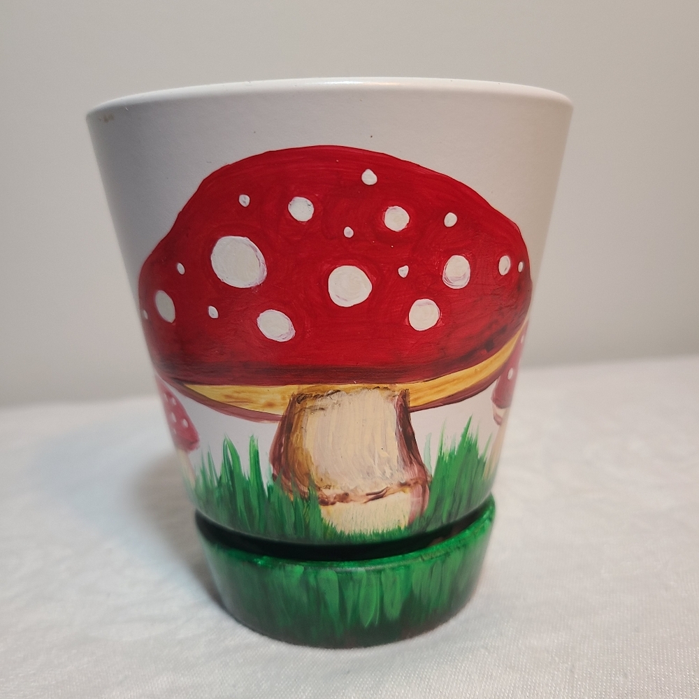 NWOT hand-painted plant pot